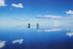 画像1: ■300ピースジグソーパズル 奇跡の湖 ウユニ塩湖-ボリビア 《廃番商品》 アポロ社 48-626 (26×38cm) (1)